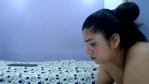 Snapshot of milan_sofia69 chatting on December 20, 3:02 am milan and sofia online show from December 20, 3:02 am