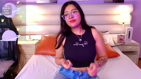 Snapshot of milan_sweetie chatting on April 10, 10:58 pm milan_sweetie online show from April 10, 10:58 pm