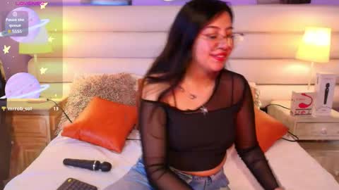 Snapshot of milan_sweetie chatting on June 6, 10:03 pm milan_sweetie online show from June 6, 10:03 pm