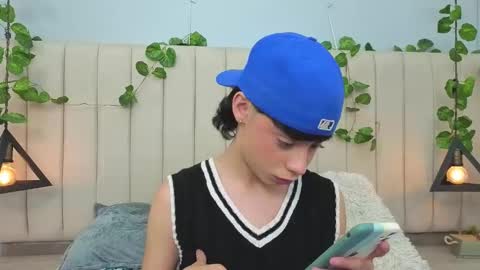 Snapshot of milan_zapata chatting on March 21, 8:56 pm MILAN online show from March 21, 8:56 pm