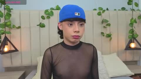 Snapshot of milan_zapata chatting on March 26, 10:37 pm MILAN online show from March 26, 10:37 pm