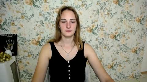 Snapshot of milana_cutie_ chatting on September 23, 5:54 am Milana online show from September 23, 5:54 am