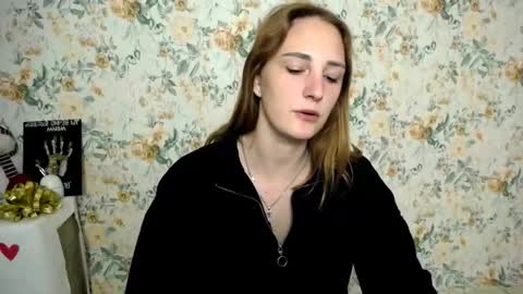 Snapshot of milana_cutie_ chatting on September 24, 6:06 am Milana online show from September 24, 6:06 am