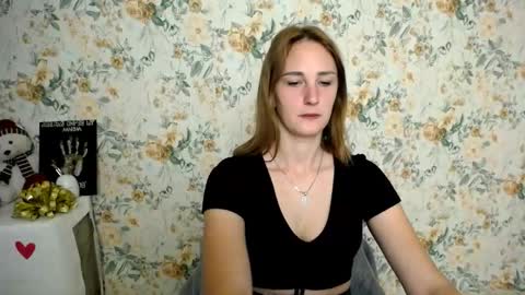 Snapshot of milana_cutie_ chatting on September 26, 5:55 am Milana online show from September 26, 5:55 am