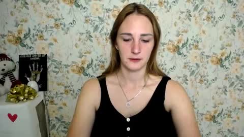Snapshot of milana_cutie_ chatting on October 2, 5:58 am Milana online show from October 2, 5:58 am