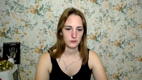 Snapshot of milana_cutie_ chatting on October 6, 5:49 am Milana online show from October 6, 5:49 am