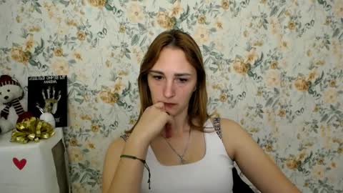 Snapshot of milana_cutie_ chatting on October 10, 6:45 am Milana online show from October 10, 6:45 am
