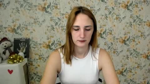 Snapshot of milana_cutie_ chatting on October 20, 6:03 am Milana online show from October 20, 6:03 am