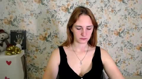 Snapshot of milana_cutie_ chatting on October 28, 6:50 am Milana online show from October 28, 6:50 am