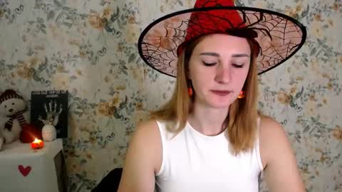 Snapshot of milana_cutie_ chatting on October 31, 7:42 am Milana online show from October 31, 7:42 am