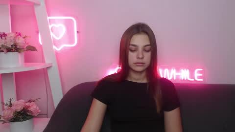 milanaangelas online show from February 2, 11:08 am