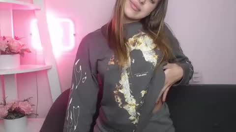 milanaangelas online show from November 16, 6:13 pm