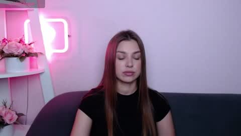 milanaangelas online show from June 14, 4:58 am