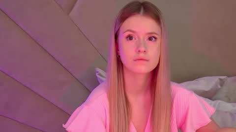 MilanaBalmain online show from September 22, 4:25 am