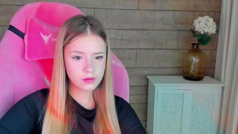 MilanaBalmain online show from September 28, 4:07 am