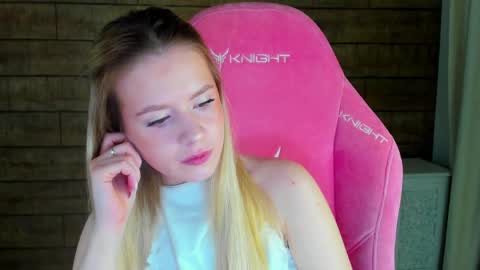 MilanaBalmain online show from March 2, 5:08 am