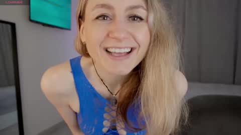 Snapshot of milanacamgirl chatting on March 12, 11:11 pm Milana online show from March 12, 11:11 pm