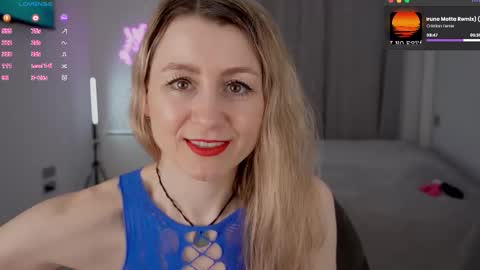 Snapshot of milanacamgirl chatting on March 17, 5:55 am Milana online show from March 17, 5:55 am