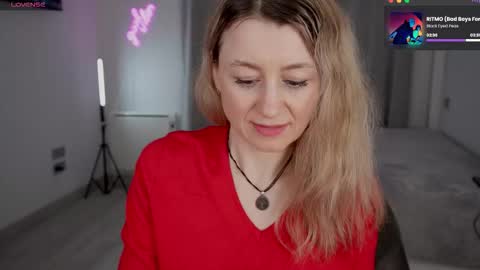 Snapshot of milanacamgirl chatting on March 22, 5:22 am Milana online show from March 22, 5:22 am