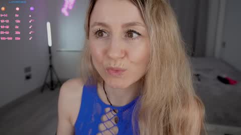 Snapshot of milanacamgirl chatting on March 22, 5:27 pm Milana online show from March 22, 5:27 pm