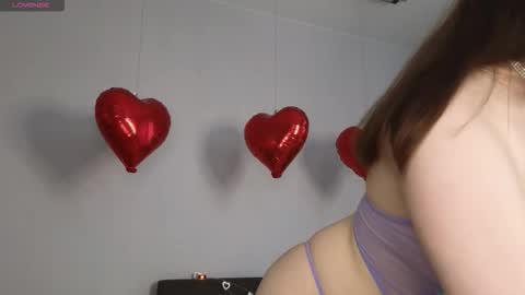 milanakowall online show from February 15, 6:21 am