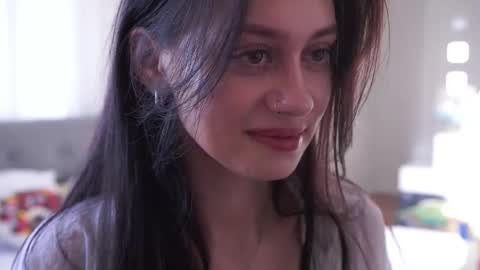 Snapshot of milanaluxe chatting on November 12, 5:52 am Milana online show from November 12, 5:52 am