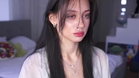 Snapshot of milanaluxe chatting on November 13, 5:39 am Milana online show from November 13, 5:39 am