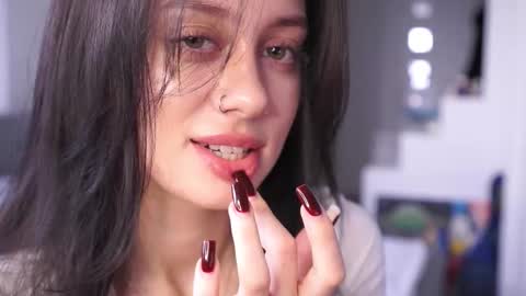 Snapshot of milanaluxe chatting on November 14, 5:50 am Milana online show from November 14, 5:50 am