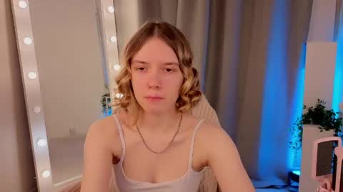 Snapshot of milanarayy chatting on May 10, 5:34 am Milaray online show from May 10, 5:34 am
