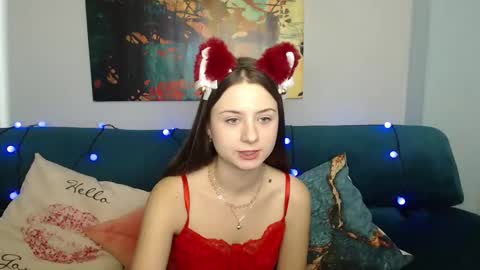 Snapshot of milanaroz chatting on December 7, 5:48 am milanaroz online show from December 7, 5:48 am
