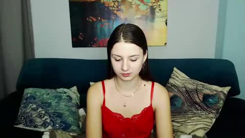 Snapshot of milanaroz chatting on December 14, 2:10 pm milanaroz online show from December 14, 2:10 pm