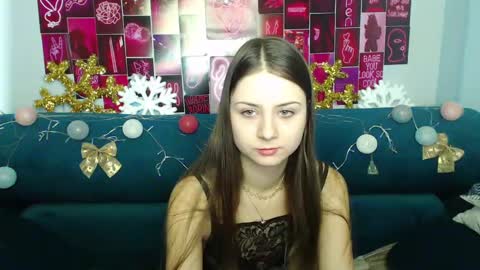 Snapshot of milanaroz chatting on December 27, 5:52 am milanaroz online show from December 27, 5:52 am