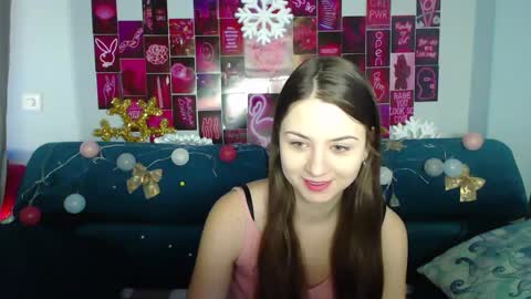 Snapshot of milanaroz chatting on January 2, 5:35 am milanaroz online show from January 2, 5:35 am
