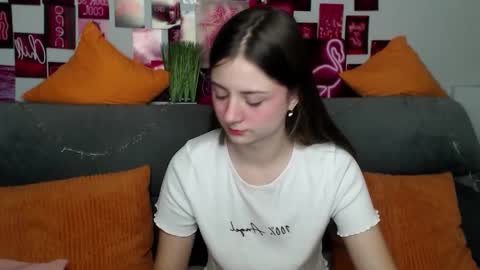 milanaroz online show from October 31, 6:03 am