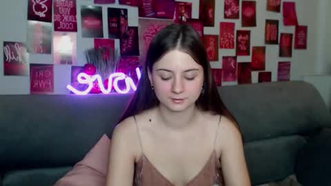 milanaroz online show from November 15, 6:00 am