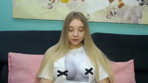 Snapshot of milanasii chatting on March 7, 5:59 am Milana online show from March 7, 5:59 am