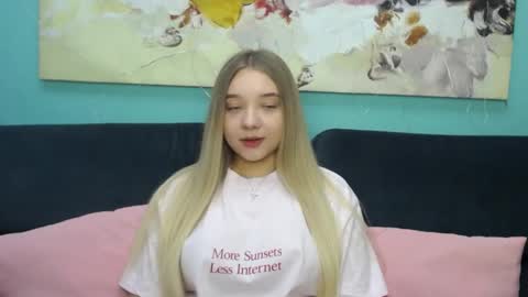 Snapshot of milanasii chatting on March 12, 5:46 am Milana online show from March 12, 5:46 am