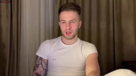 Snapshot of milanasugar chatting on November 22, 12:59 pm milanasugar online show from November 22, 12:59 pm