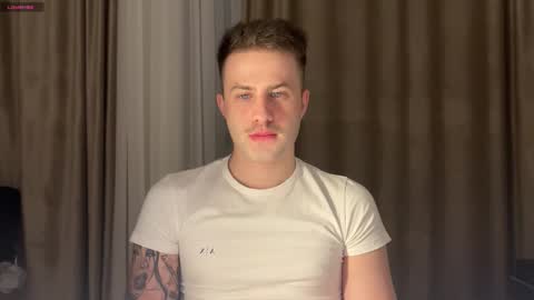 Snapshot of milanasugar chatting on November 25, 4:51 pm milanasugar online show from November 25, 4:51 pm