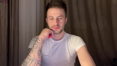 Snapshot of milanasugar chatting on December 4, 4:27 pm milanasugar online show from December 4, 4:27 pm