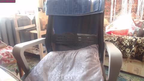 Luna-- link in bio online show from January 12, 10:23 am