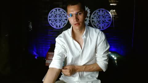 Snapshot of milandavid1 chatting on March 26, 5:40 pm milandavid1 online show from March 26, 5:40 pm