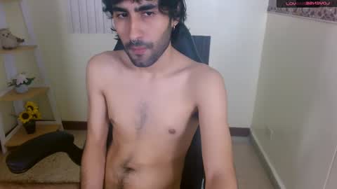 Snapshot of milanzaire chatting on December 13, 5:05 am milanzaire online show from December 13, 5:05 am