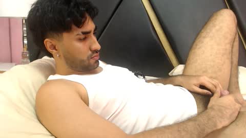 Snapshot of milanzaire chatting on October 9, 11:14 pm milanzaire online show from October 9, 11:14 pm