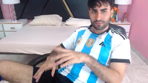 Snapshot of milanzaire chatting on October 15, 12:00 am milanzaire online show from October 15, 12:00 am