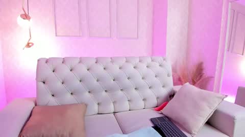 Sexy Mila  online show from March 10, 12:04 pm