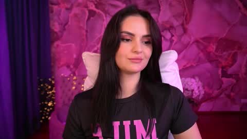 Snapshot of milashalovely chatting on October 4, 1:53 pm Milasha online show from October 4, 1:53 pm