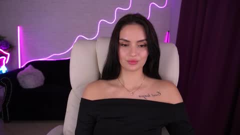 Snapshot of milashalovely chatting on October 15, 1:22 pm Milasha online show from October 15, 1:22 pm