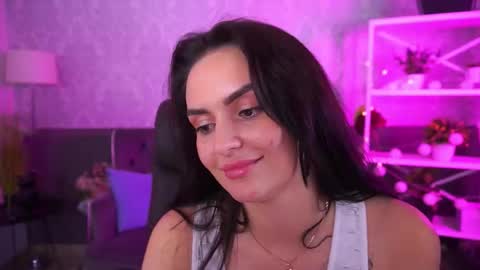 Snapshot of milashalovely chatting on October 16, 1:34 pm Milasha online show from October 16, 1:34 pm