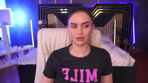 Snapshot of milashalovely chatting on October 17, 6:38 am Milasha online show from October 17, 6:38 am